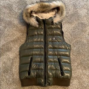 Green American Eagle Puffer Vest